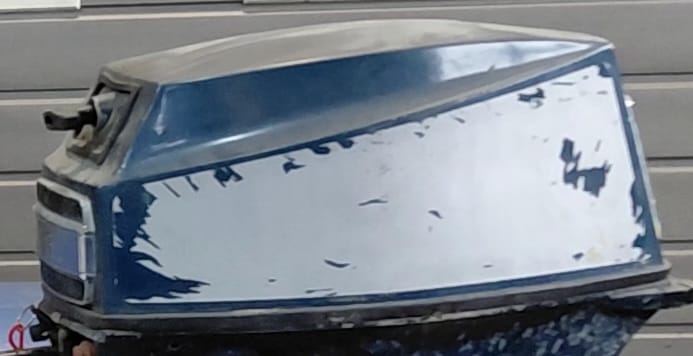 Buitenboordmotorkap voor restauratie